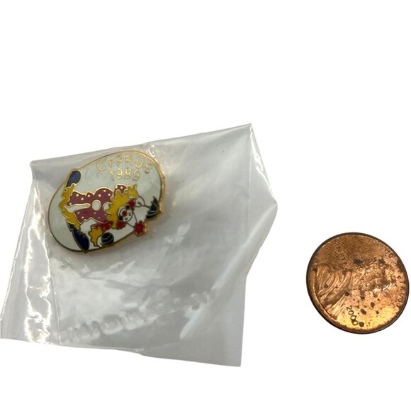 Cyprus 1999 Souvenir Pin Vintage Enamel Metal Badge Collectible A538 - Picture 2 of 4